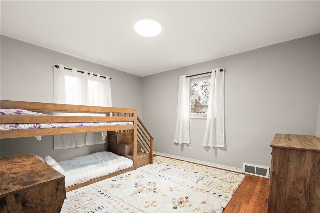 Upper St. Clair, Pennsylvania 15241, United States, 3 Bedrooms Bedrooms, ,4 BathroomsBathrooms,Residential,Pending,8389