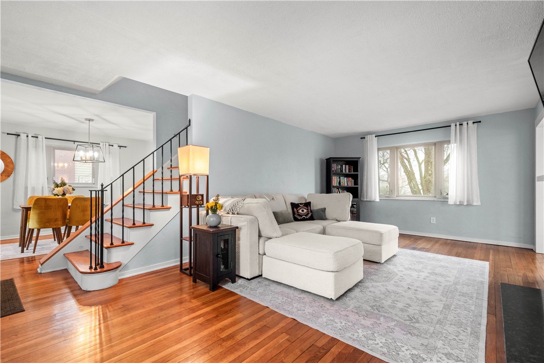 Upper St. Clair, Pennsylvania 15241, United States, 3 Bedrooms Bedrooms, ,4 BathroomsBathrooms,Residential,Pending,8389