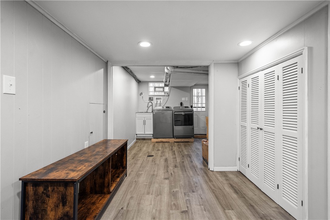 Upper St. Clair, Pennsylvania 15241, United States, 3 Bedrooms Bedrooms, ,4 BathroomsBathrooms,Residential,Pending,8389