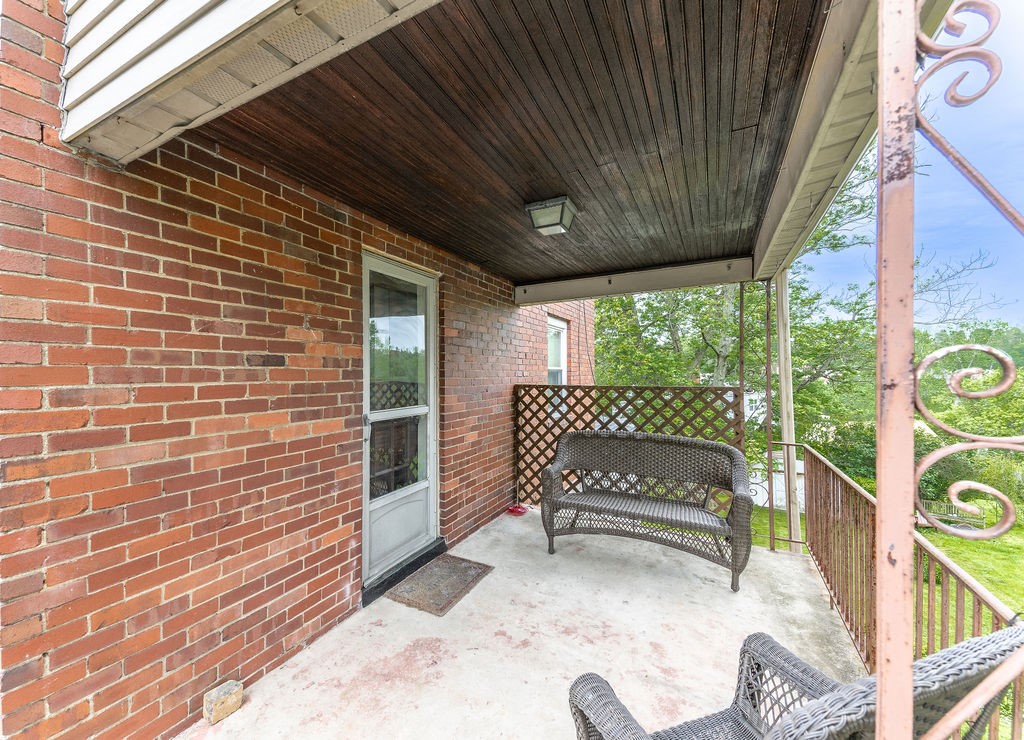 3264 Shadyway Dr Dr, Brentwood, Pennsylvania image 6