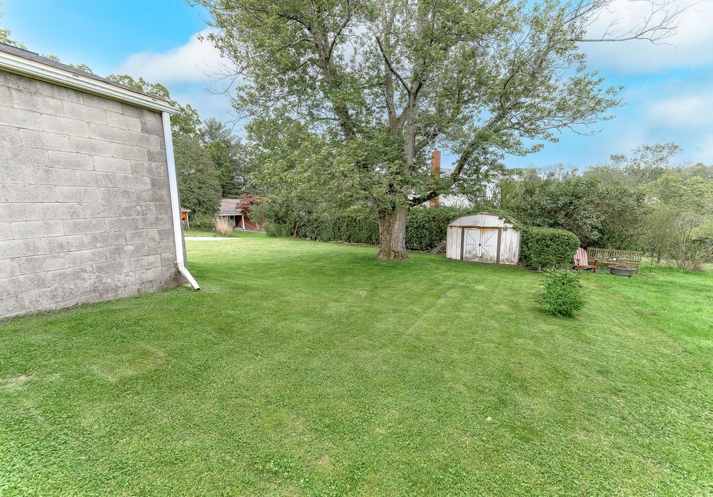 3264 Shadyway Dr Dr, Brentwood, Pennsylvania image 9