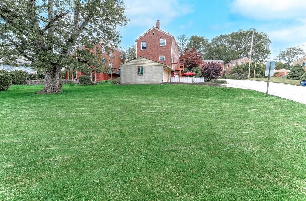 3264 Shadyway Dr Dr, Brentwood, Pennsylvania image 7