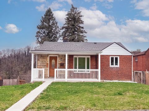Photo of 260 Creston Dr, West Mifflin, PA 15122 (MLS # 1741039)