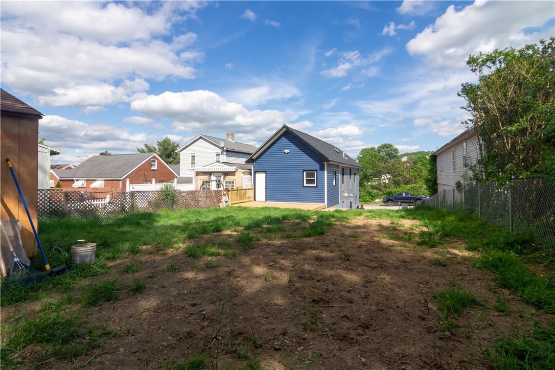 624 Wylie Ave Ave, Jeannette, Pennsylvania image 3