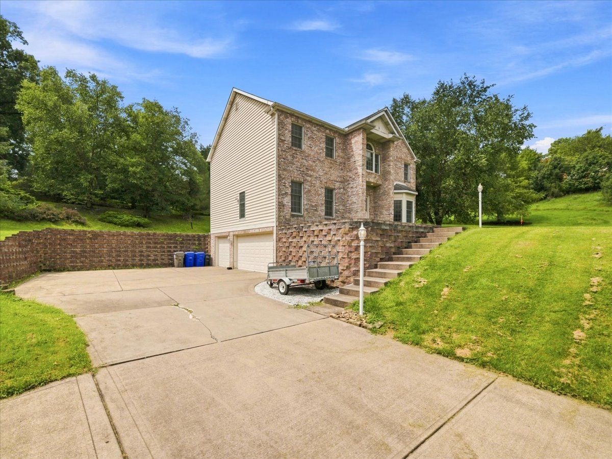 102 Hidden Oak Drive