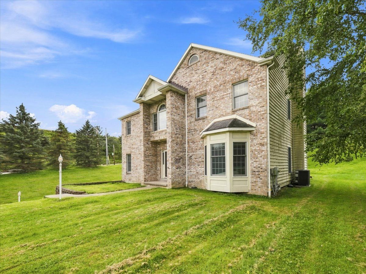 102 Hidden Oak Drive