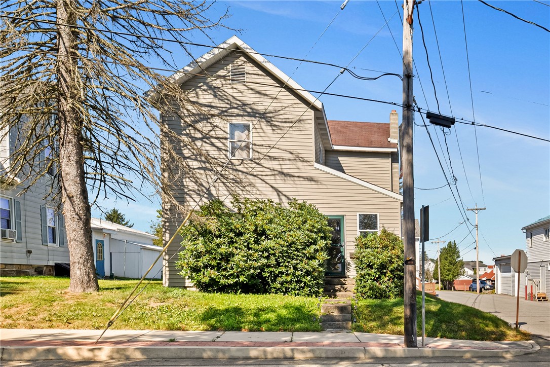 Berlin, Pennsylvania 15530, United States, 3 Bedrooms Bedrooms, ,1 BathroomBathrooms,Residential,Contingent,206484