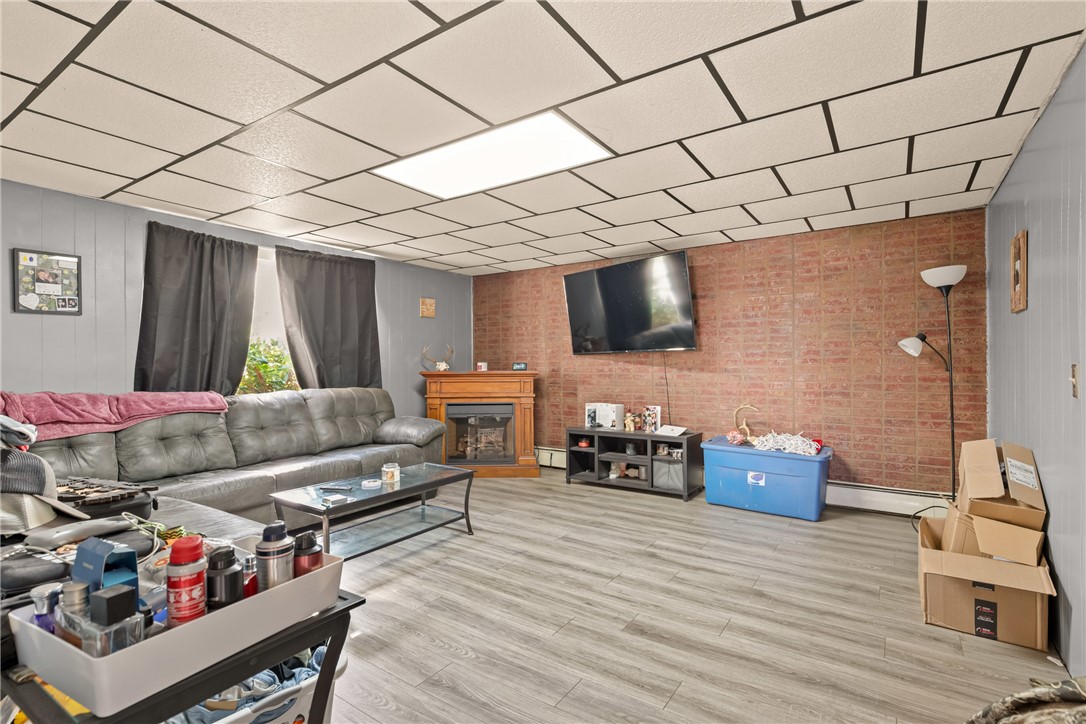 Berlin, Pennsylvania 15530, United States, 3 Bedrooms Bedrooms, ,1 BathroomBathrooms,Residential,Contingent,206484