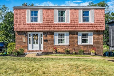 Photo of 362 Toura Dr, Pittsburgh, PA 15236 (MLS # 1732281)