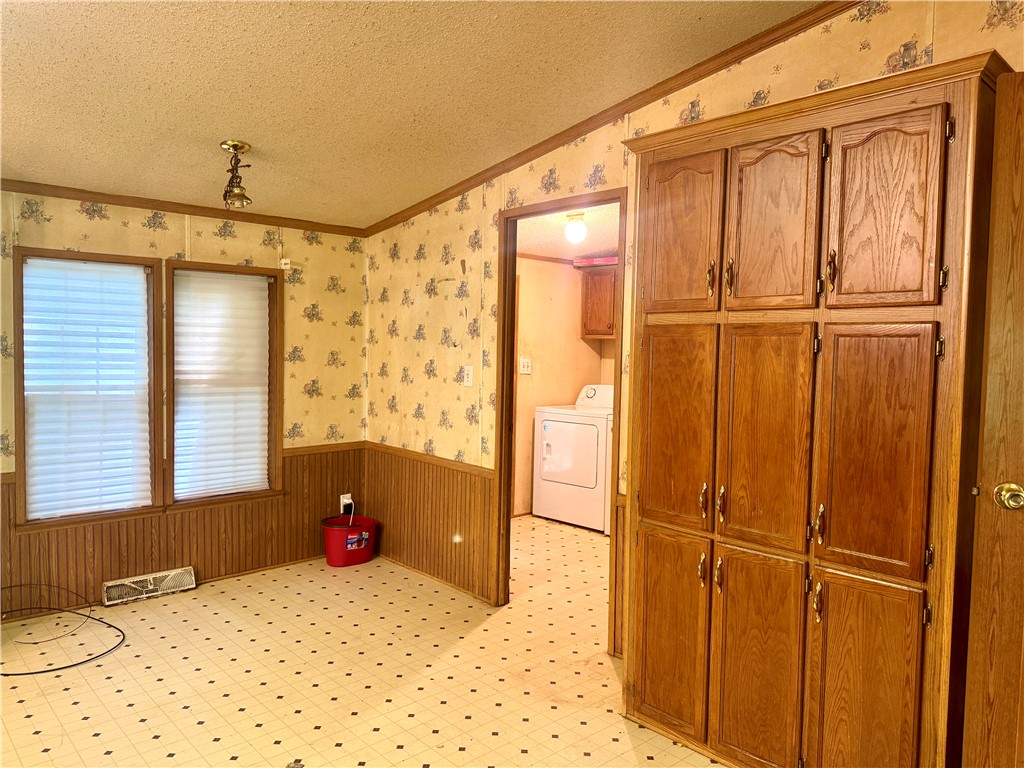 Forward Twp, Pennsylvania 16033, United States, 3 Bedrooms Bedrooms, ,3 BathroomsBathrooms,Residential,Active,189723