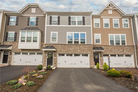 Photo of 4031 Crown Dr, South Park, PA 15129 (MLS # 1747174)