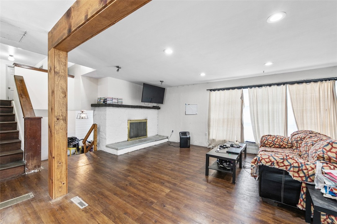 Bullskin Twp, Pennsylvania 15425, United States, 4 Bedrooms Bedrooms, ,3 BathroomsBathrooms,Residential,Active,252726