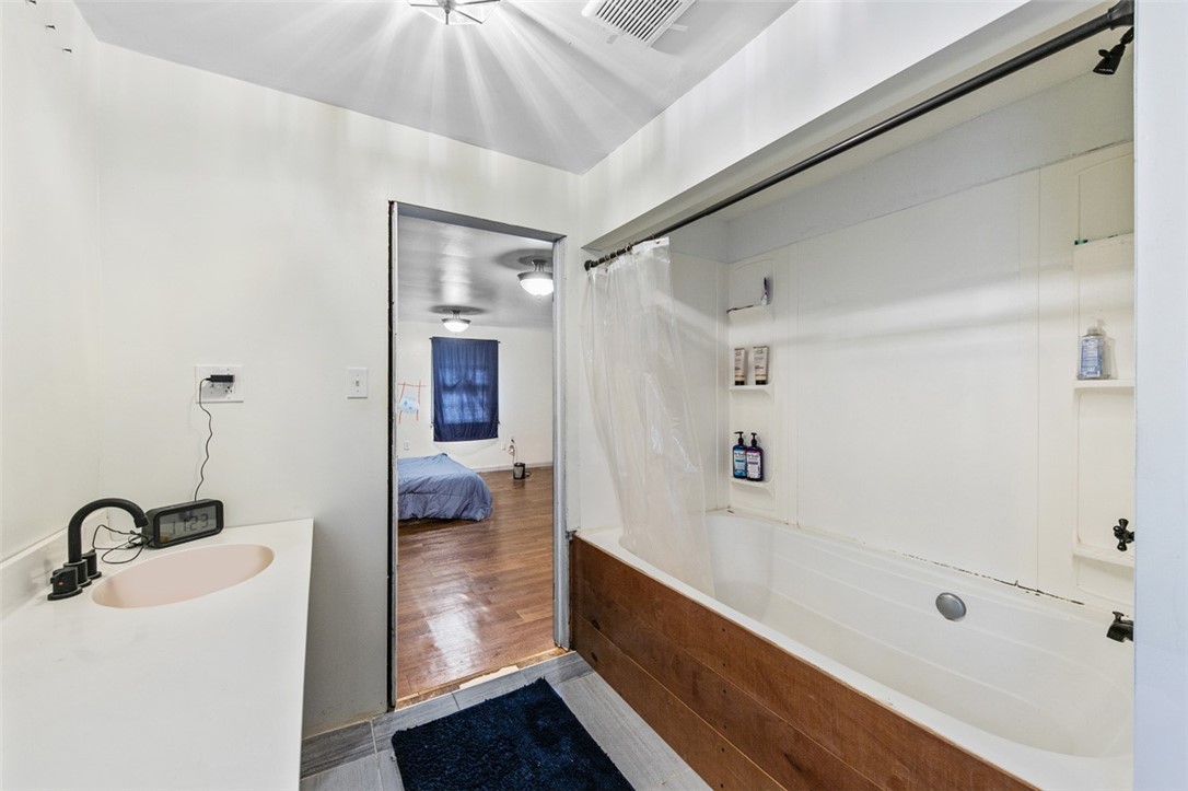 Bullskin Twp, Pennsylvania 15425, United States, 4 Bedrooms Bedrooms, ,3 BathroomsBathrooms,Residential,Active,252726