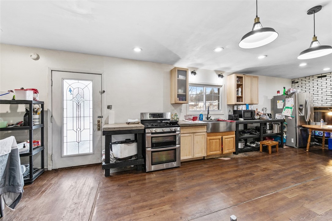 Bullskin Twp, Pennsylvania 15425, United States, 4 Bedrooms Bedrooms, ,3 BathroomsBathrooms,Residential,Active,252726