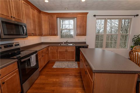 Single Family Residence in Hidden Valley PA 175 Westview Drive Dr 9.jpg