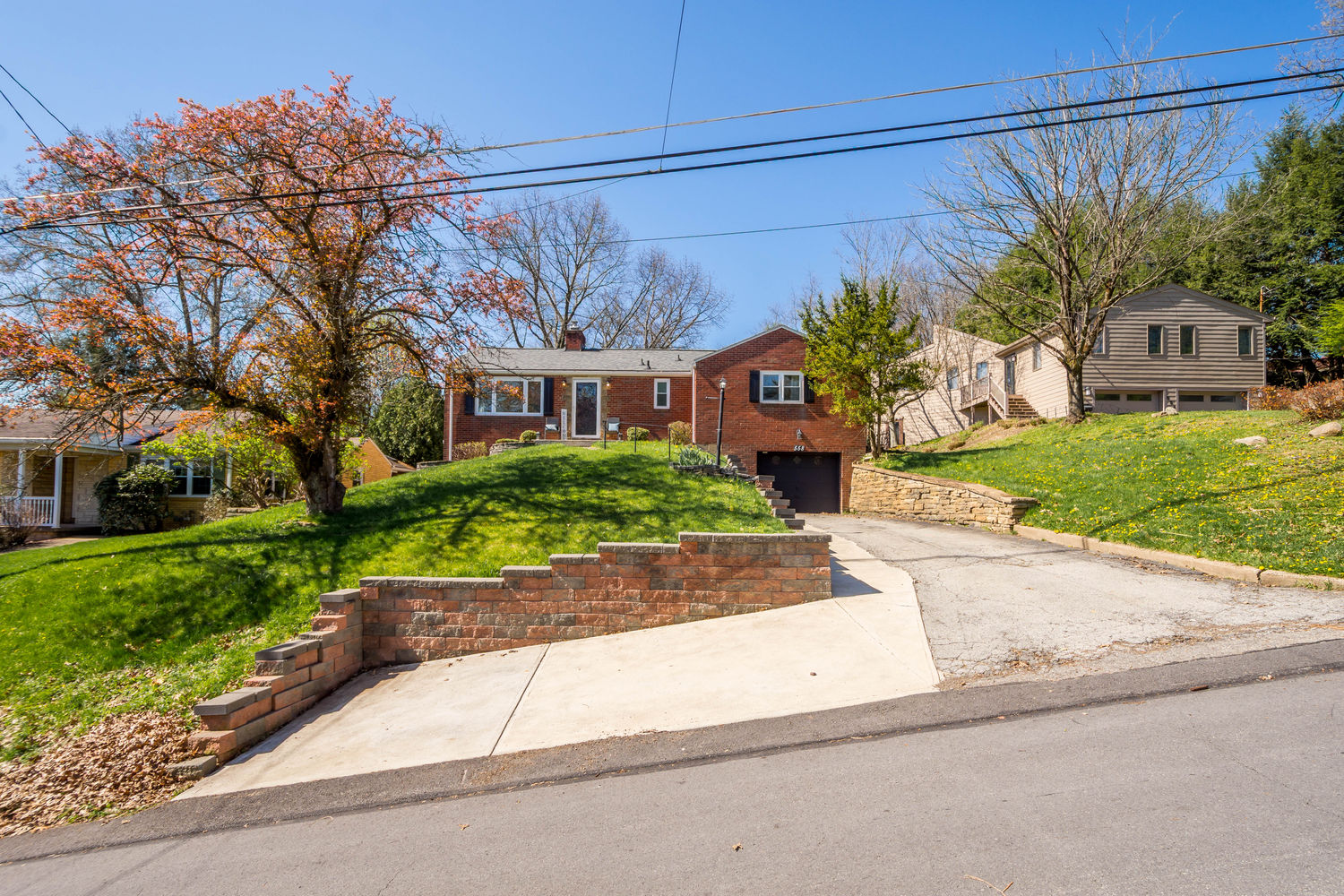 558 Rolling Green Drive