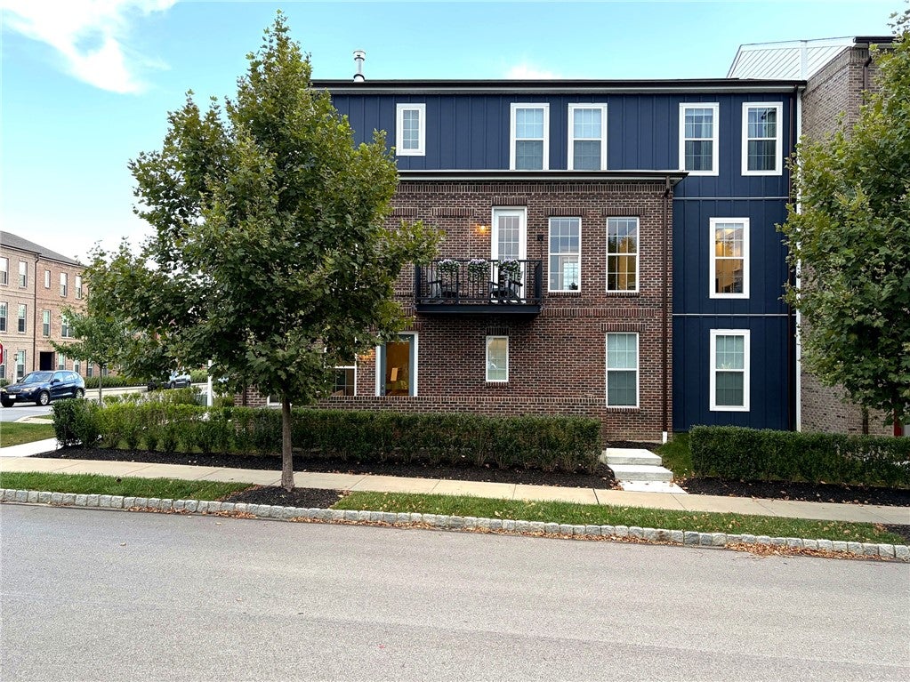 125 Main St