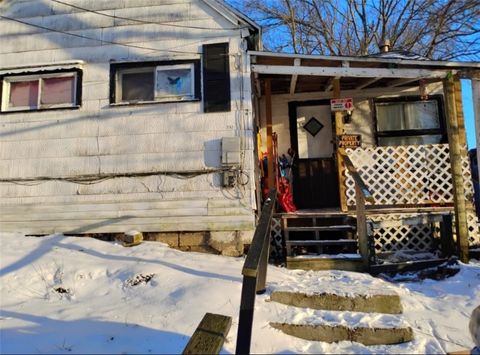 Photo of 313 Jefferson St, Oil City, PA 16301 (MLS # 1738564)