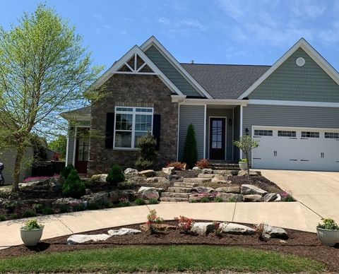 610 Caruthers Ln Irwin PA 15642