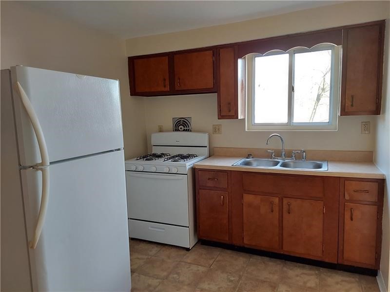 Trafford, Pennsylvania 15085, United States, 2 Bedrooms Bedrooms, ,1 BathroomBathrooms,Residential,Active,12674
