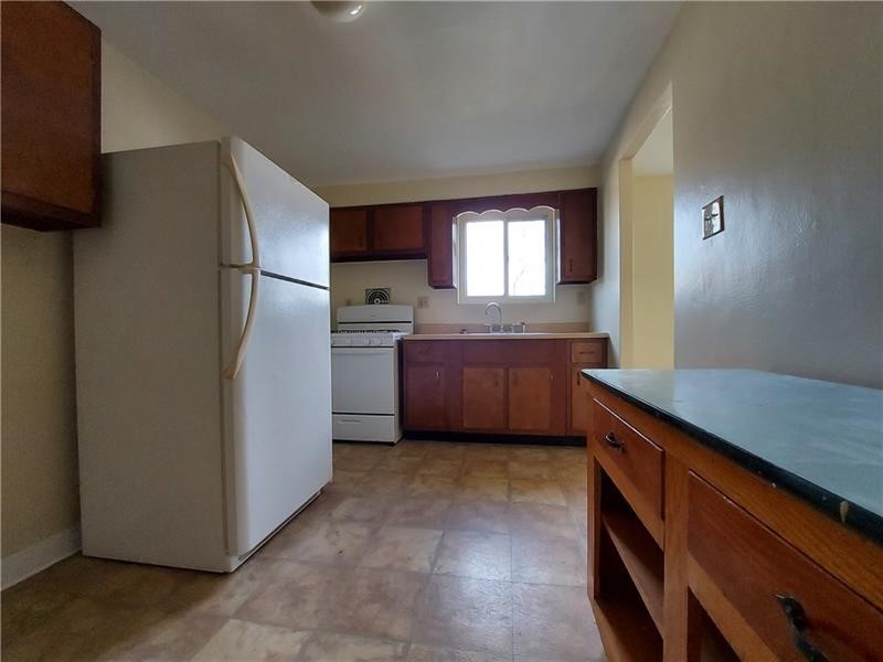 Trafford, Pennsylvania 15085, United States, 2 Bedrooms Bedrooms, ,1 BathroomBathrooms,Residential,Active,12674