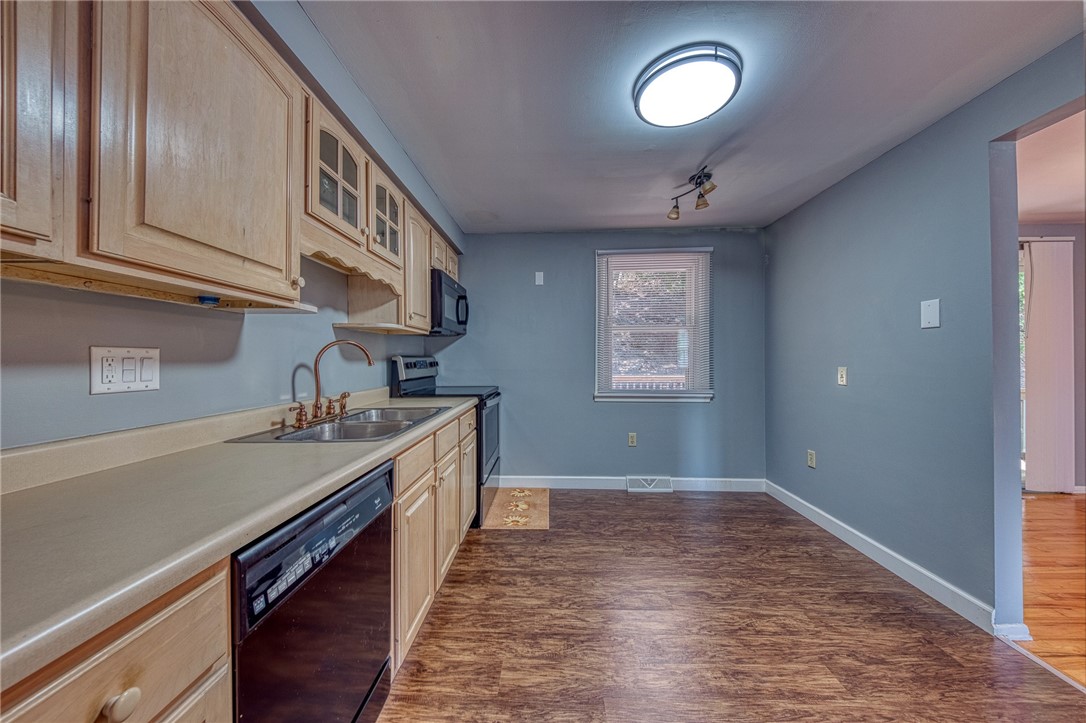 McCandless, Pennsylvania 15237, United States, 3 Bedrooms Bedrooms, ,3 BathroomsBathrooms,Residential,Contingent,45500