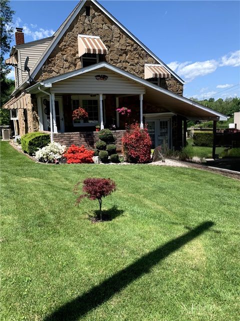 Photo of 203 George St, Jeannette, PA 15644 (MLS # 1748807)