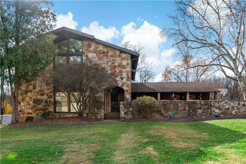 243 Regency Pl Bethel Park PA 15102