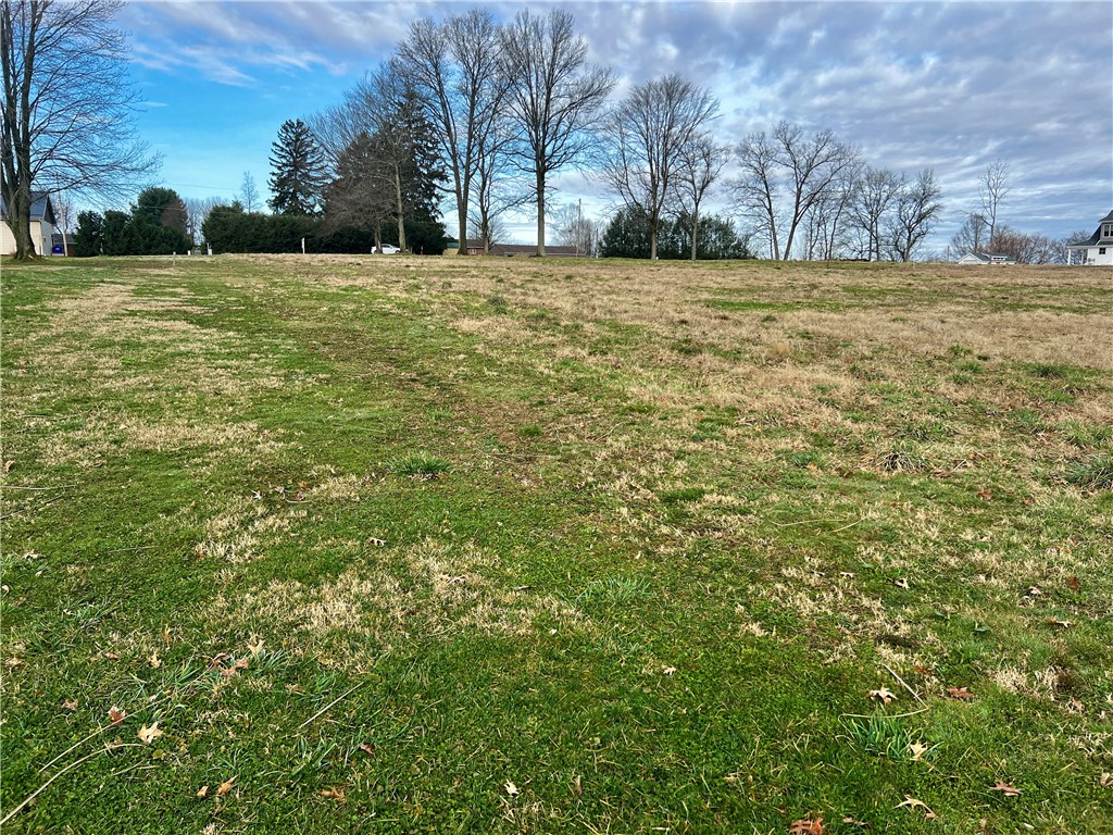 176 Constitution Ave