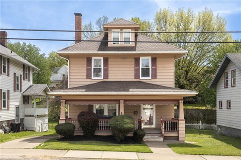Photo of 70 E Katherine Ave, Washington, PA 15301 (MLS # 1750721)