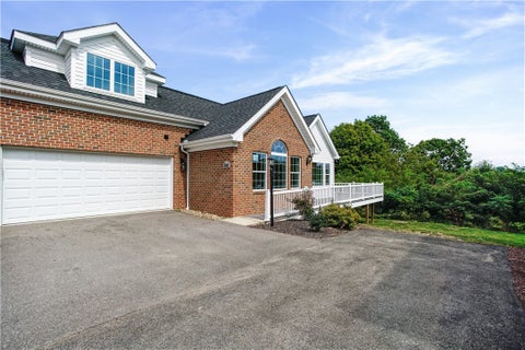 Photo for 1558 Parkwood Pointe Dr