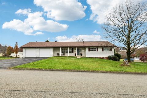 Photo of 915 Harvest Ln, Indiana, PA 15701 (MLS # 1731489)