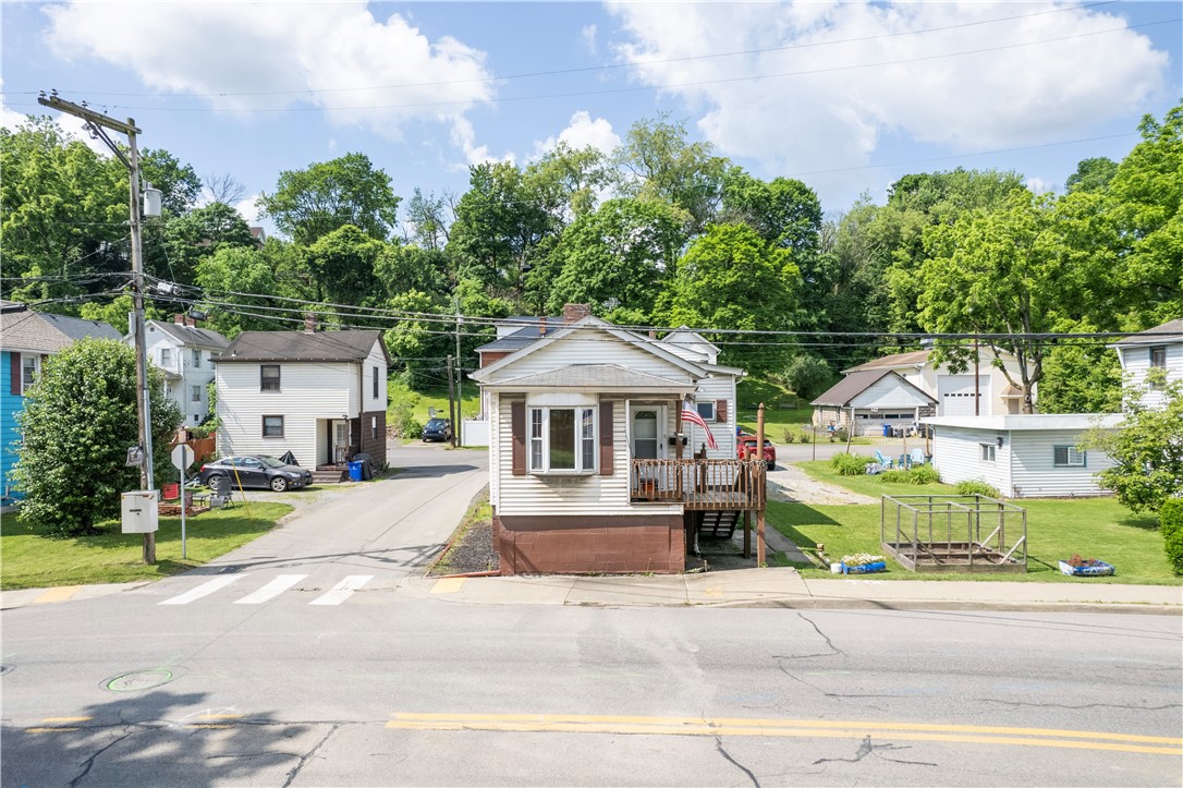 View Bridgeville, PA 15017 house