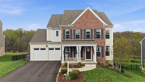 Photo of 114 Overbrook Dr, Cranberry Twp, PA 16066 (MLS # 1750104)