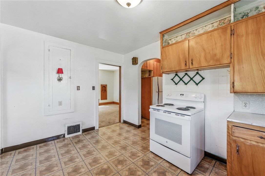 461 Service Ave Ave, Sharon, Pennsylvania image 9