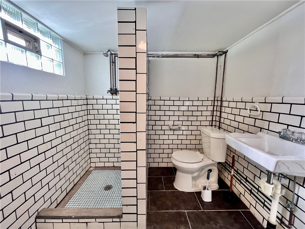 Beaver, Pennsylvania 15059, United States, 2 Bedrooms Bedrooms, ,2 BathroomsBathrooms,Residential,Active,88216