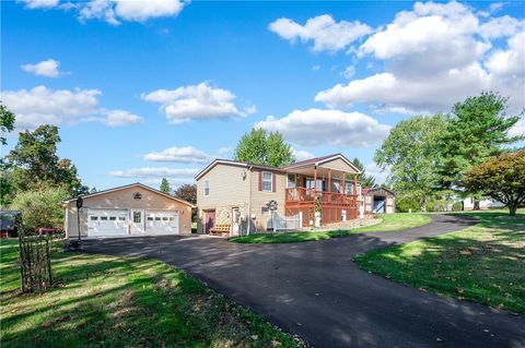 Photo of 1211 W Sunbury Rd, West Sunbury, PA 16061 (MLS # 1724157)
