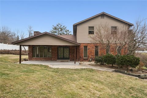 Photo of 255 Poplar St, Monroeville, PA 15146 (MLS # 1742005)