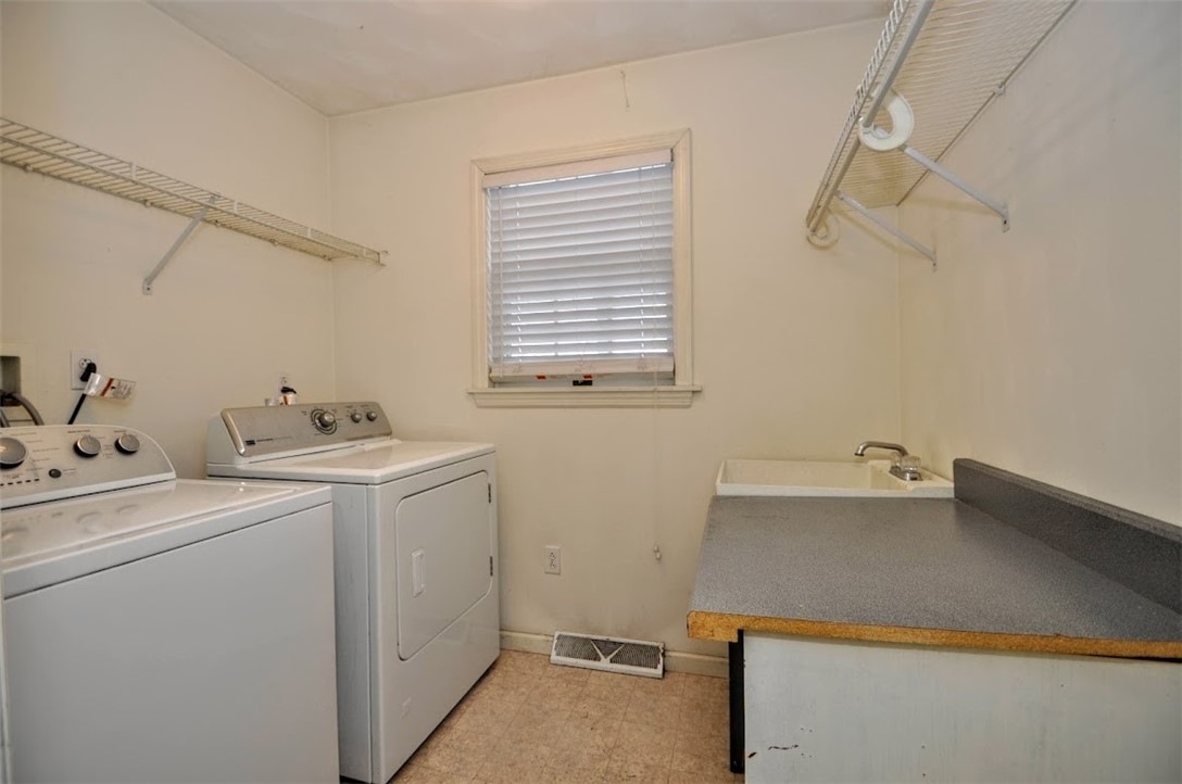 56 Manor Rd Rd, Donora, Pennsylvania image 6