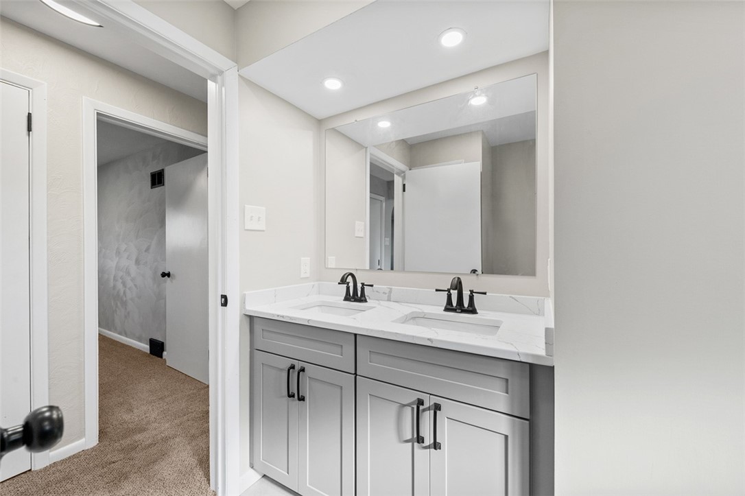 Murrysville, Pennsylvania 15632, United States, 3 Bedrooms Bedrooms, ,2 BathroomsBathrooms,Residential,Active,240781