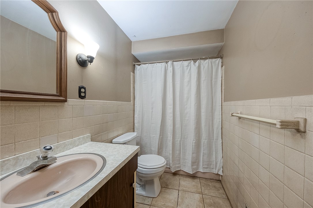 Ross Twp, Pennsylvania 15229, United States, 4 Bedrooms Bedrooms, ,3 BathroomsBathrooms,Residential,Active,80712