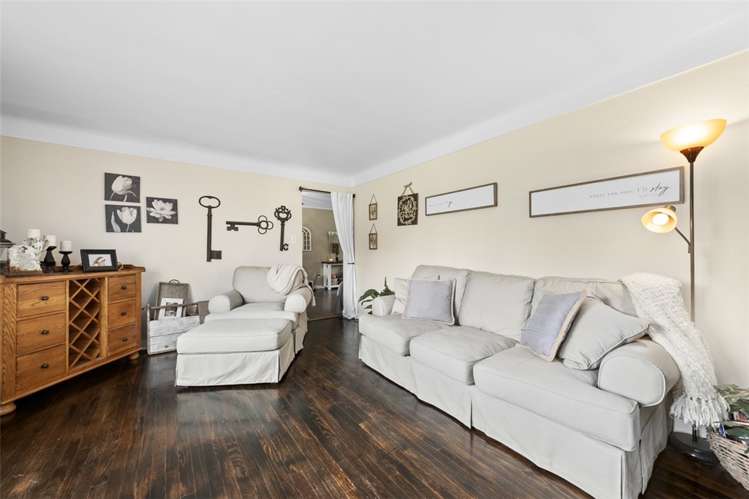 Dunbar, Pennsylvania 15431, United States, 4 Bedrooms Bedrooms, ,2 BathroomsBathrooms,Residential,Contingent,153508