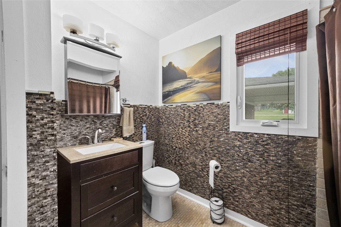 Dunbar, Pennsylvania 15431, United States, 4 Bedrooms Bedrooms, ,2 BathroomsBathrooms,Residential,Contingent,153508