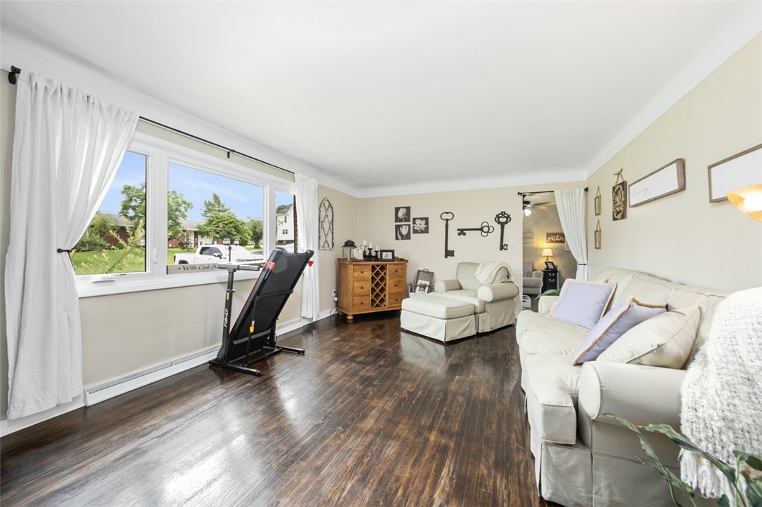 Dunbar, Pennsylvania 15431, United States, 4 Bedrooms Bedrooms, ,2 BathroomsBathrooms,Residential,Contingent,153508