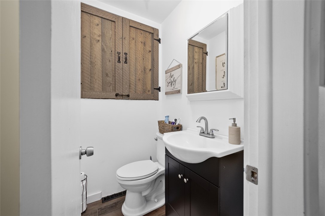 Dunbar, Pennsylvania 15431, United States, 4 Bedrooms Bedrooms, ,2 BathroomsBathrooms,Residential,Contingent,153508