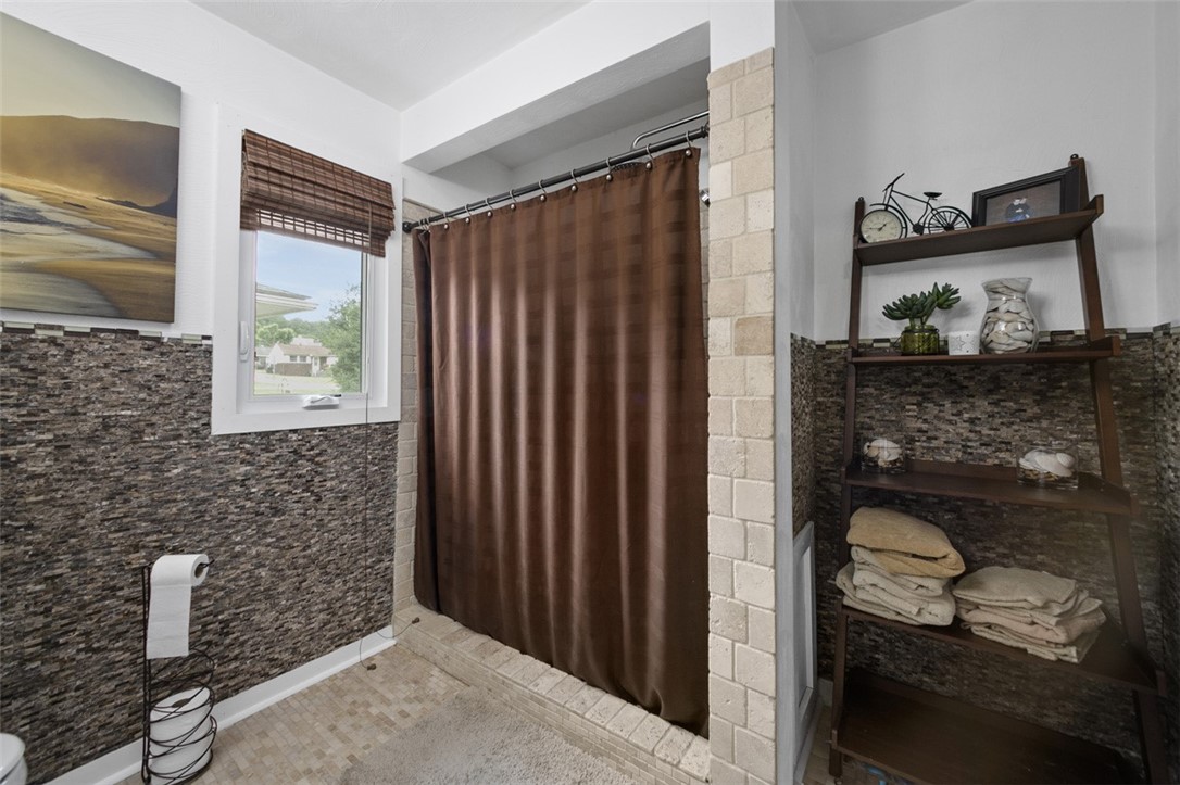 Dunbar, Pennsylvania 15431, United States, 4 Bedrooms Bedrooms, ,2 BathroomsBathrooms,Residential,Contingent,153508