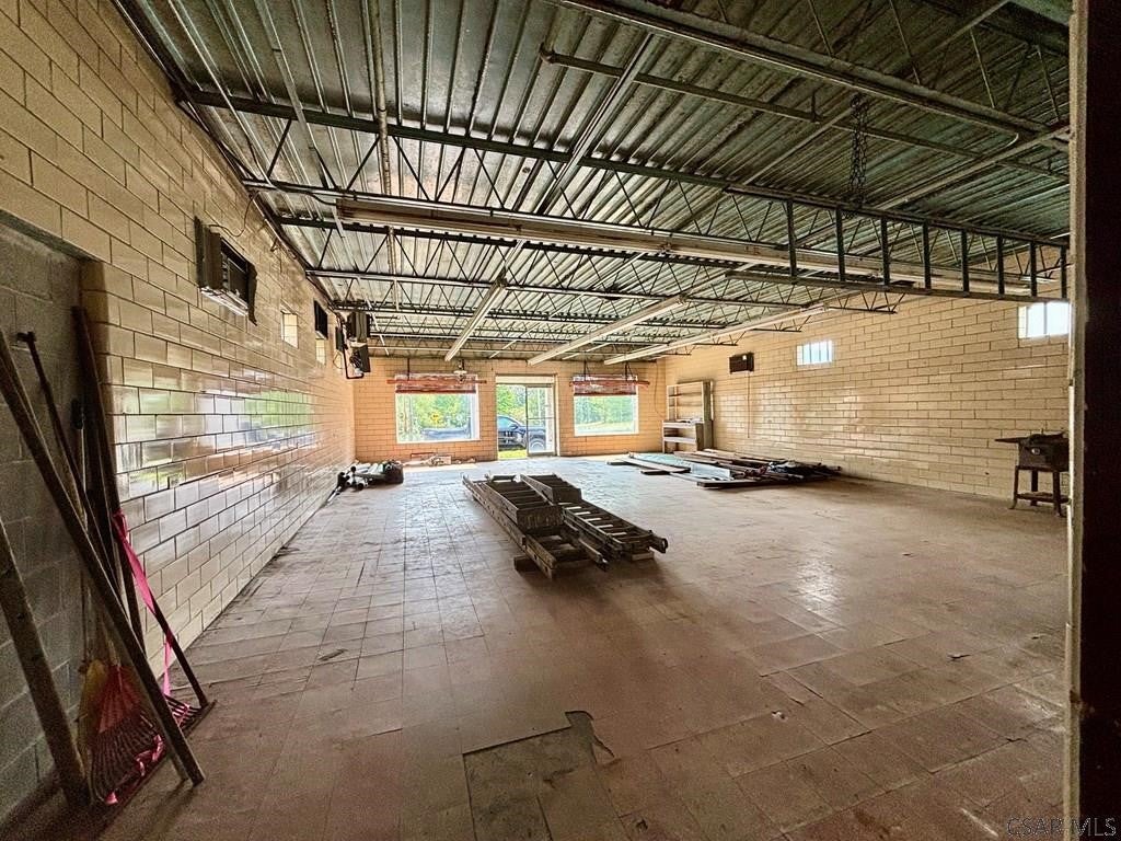 2058 Lambertsville Rd