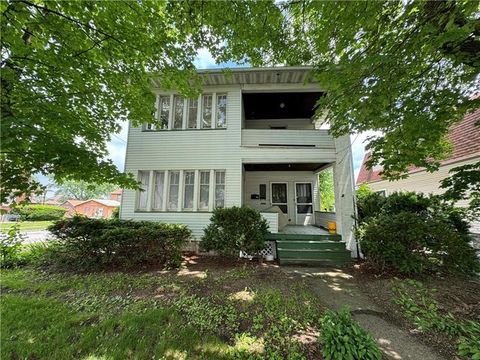 Photo of 2212 Highland Ave #2, New Castle, PA 16105 (MLS # 1726423)