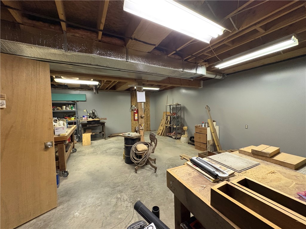 Washington Twp, Pennsylvania 15613, United States, 2 Bedrooms Bedrooms, ,2 BathroomsBathrooms,Residential,Pending,160617