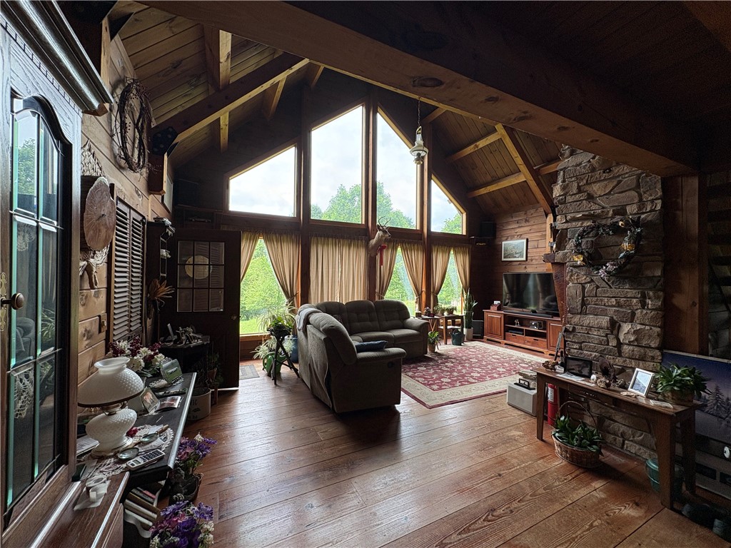 Washington Twp, Pennsylvania 15613, United States, 2 Bedrooms Bedrooms, ,2 BathroomsBathrooms,Residential,Pending,160617